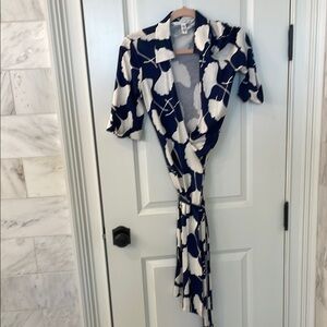 Diane von Furstenberg 100% silk Navy and White Wrap Dress